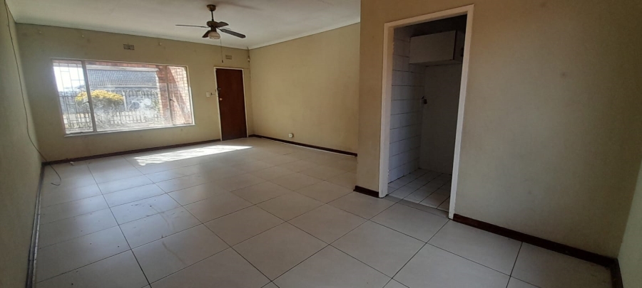 To Let 3 Bedroom Property for Rent in Unitas Park Gauteng