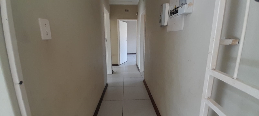 To Let 3 Bedroom Property for Rent in Unitas Park Gauteng