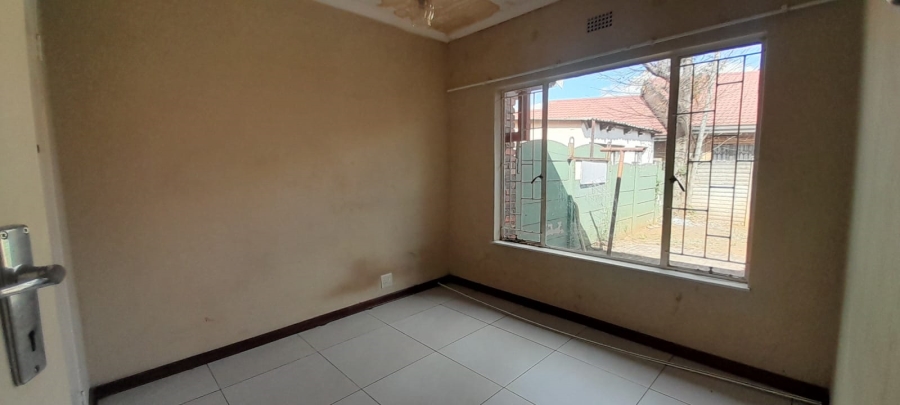 To Let 3 Bedroom Property for Rent in Unitas Park Gauteng