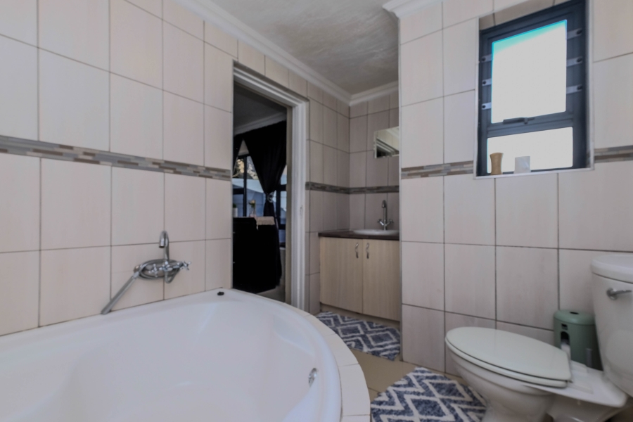 4 Bedroom Property for Sale in Noordheuwel Gauteng