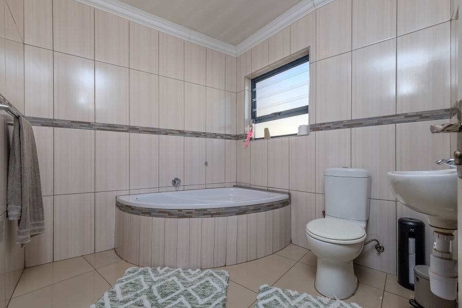 4 Bedroom Property for Sale in Noordheuwel Gauteng