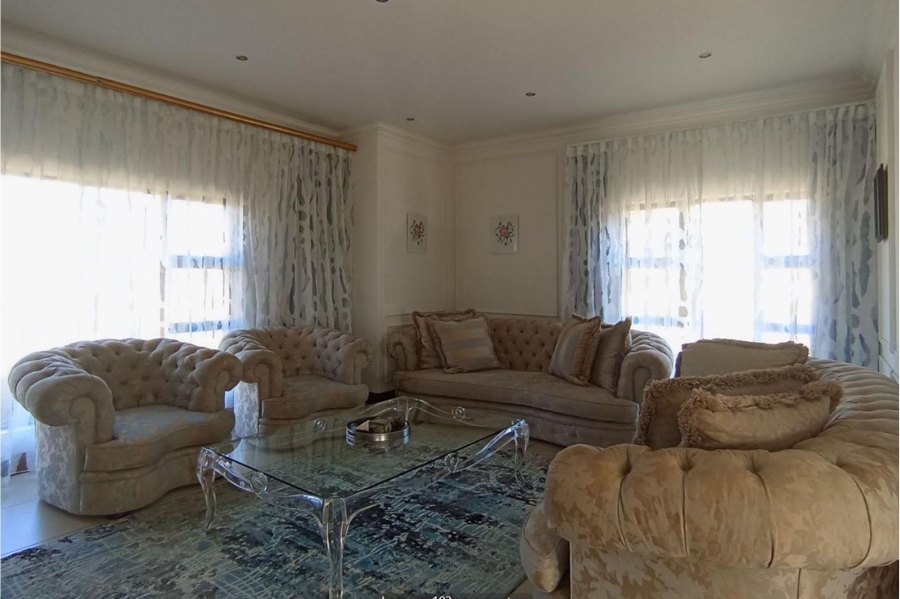 5 Bedroom Property for Sale in Mooikloof Gauteng
