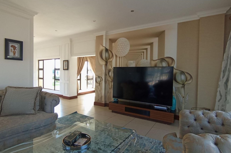 5 Bedroom Property for Sale in Mooikloof Gauteng