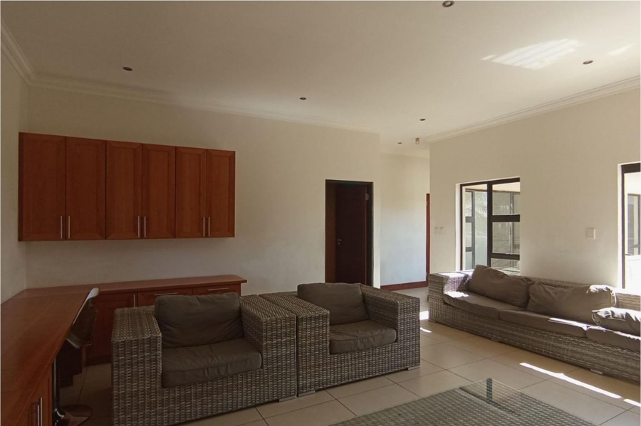 5 Bedroom Property for Sale in Mooikloof Gauteng
