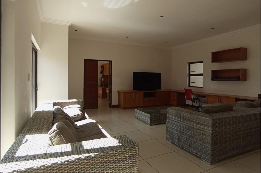 5 Bedroom Property for Sale in Mooikloof Gauteng