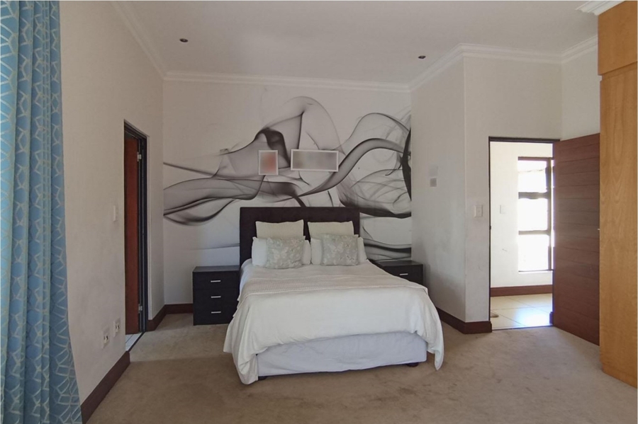 5 Bedroom Property for Sale in Mooikloof Gauteng
