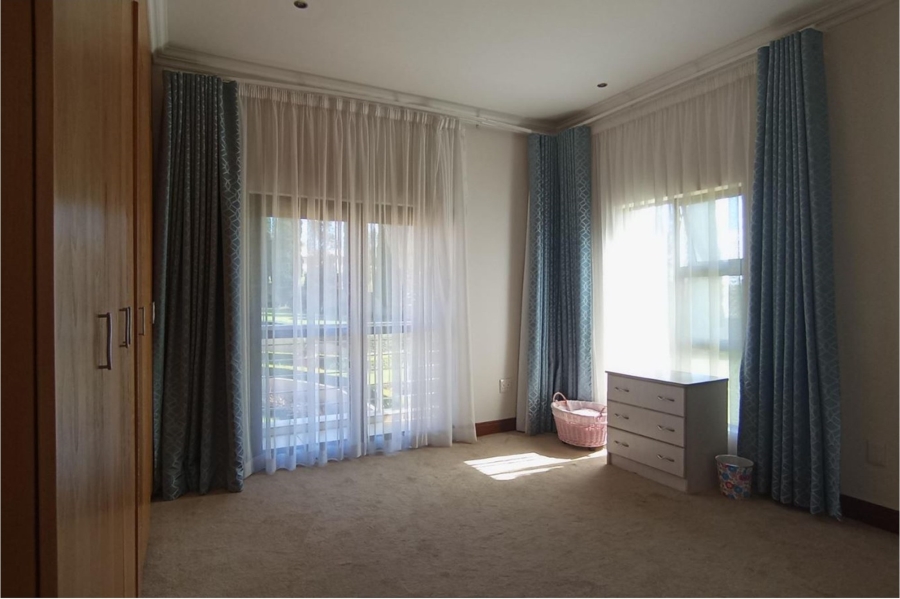 5 Bedroom Property for Sale in Mooikloof Gauteng