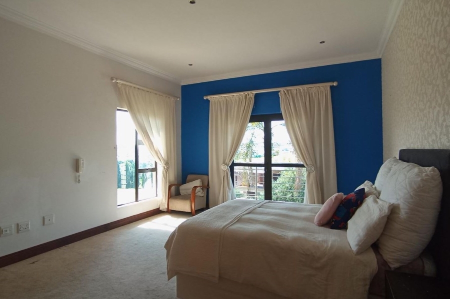 5 Bedroom Property for Sale in Mooikloof Gauteng
