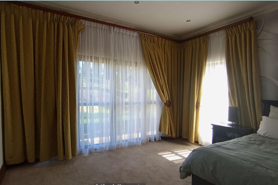5 Bedroom Property for Sale in Mooikloof Gauteng