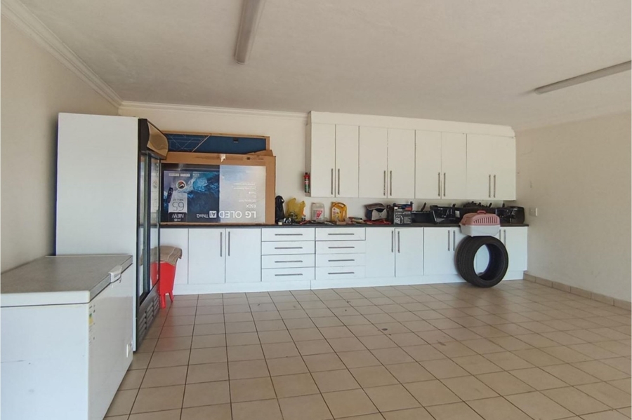 5 Bedroom Property for Sale in Mooikloof Gauteng