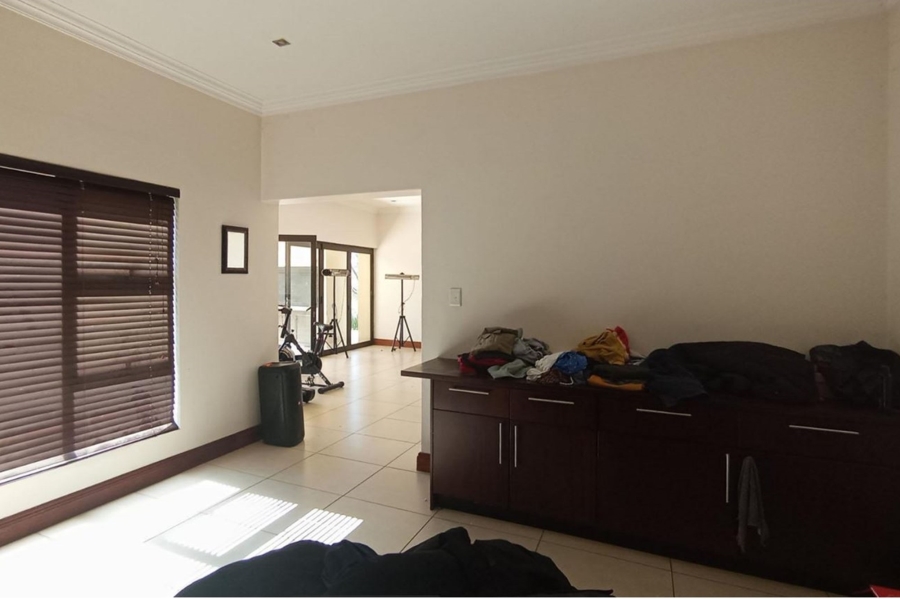 5 Bedroom Property for Sale in Mooikloof Gauteng