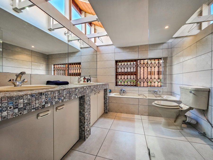 3 Bedroom Property for Sale in Moreleta Park Gauteng