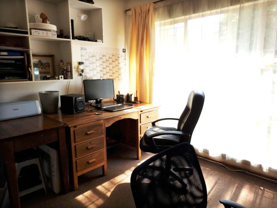 5 Bedroom Property for Sale in Andeon AH Gauteng