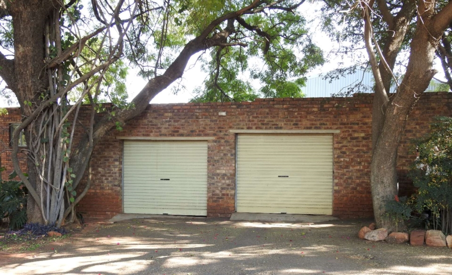 5 Bedroom Property for Sale in Andeon AH Gauteng
