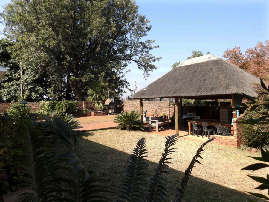 5 Bedroom Property for Sale in Andeon AH Gauteng