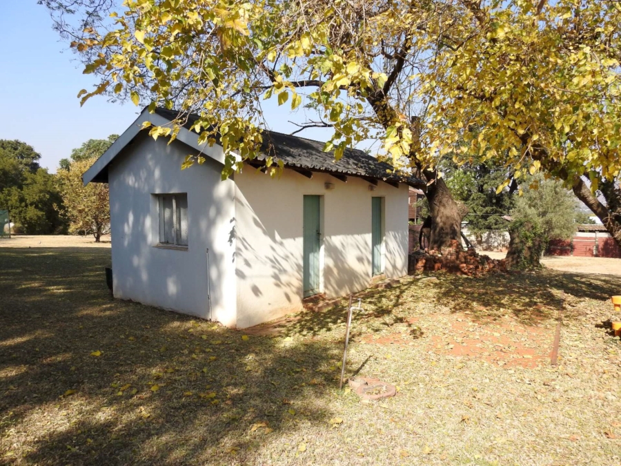 5 Bedroom Property for Sale in Andeon AH Gauteng