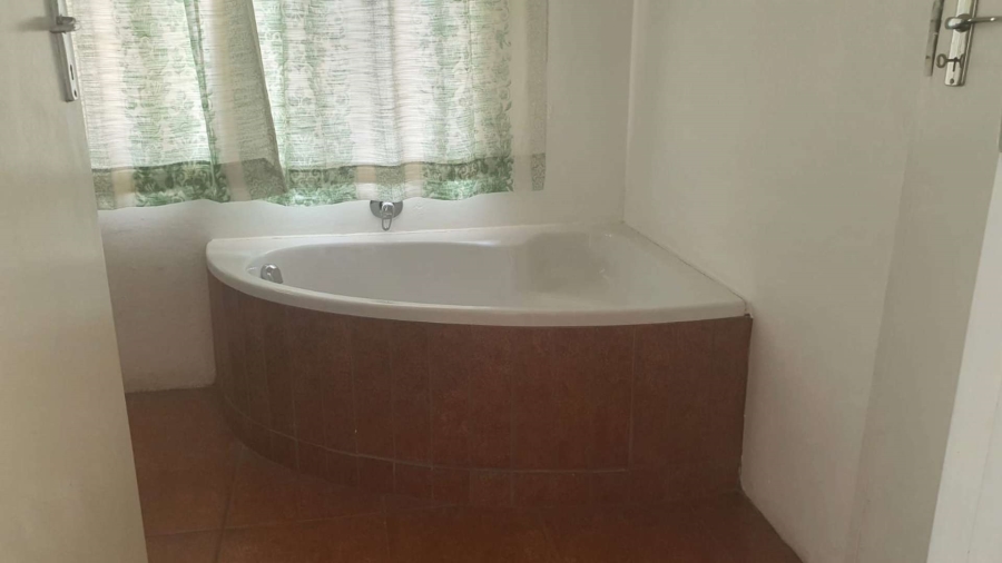5 Bedroom Property for Sale in Andeon AH Gauteng