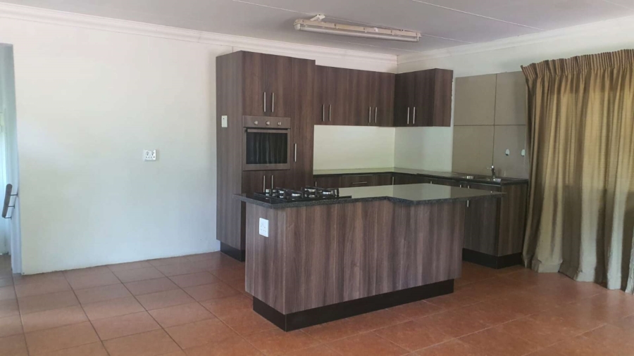 5 Bedroom Property for Sale in Andeon AH Gauteng