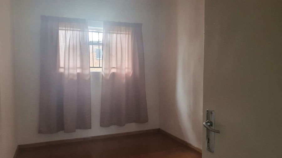 5 Bedroom Property for Sale in Andeon AH Gauteng
