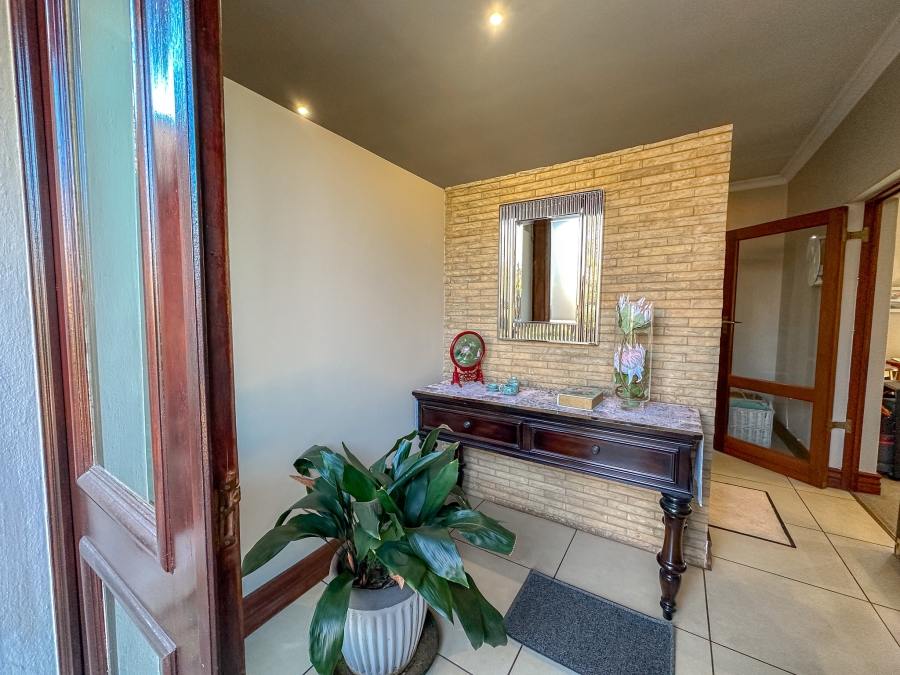 4 Bedroom Property for Sale in Midfield Estate Gauteng