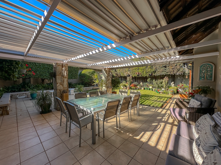 4 Bedroom Property for Sale in Midfield Estate Gauteng