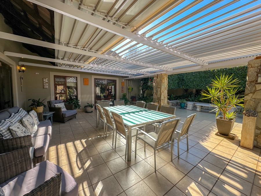 4 Bedroom Property for Sale in Midfield Estate Gauteng