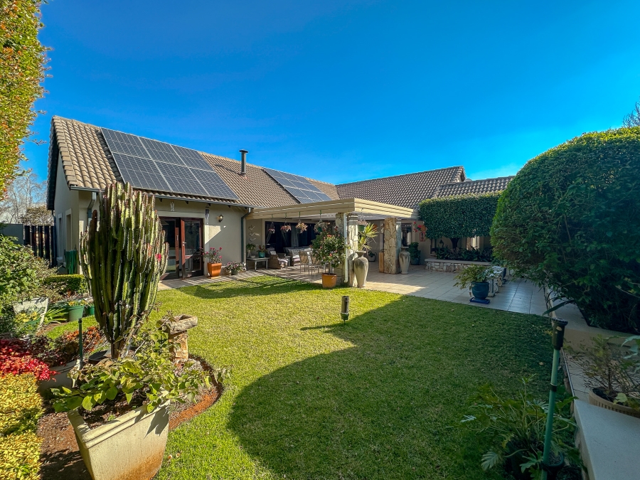 4 Bedroom Property for Sale in Midfield Estate Gauteng