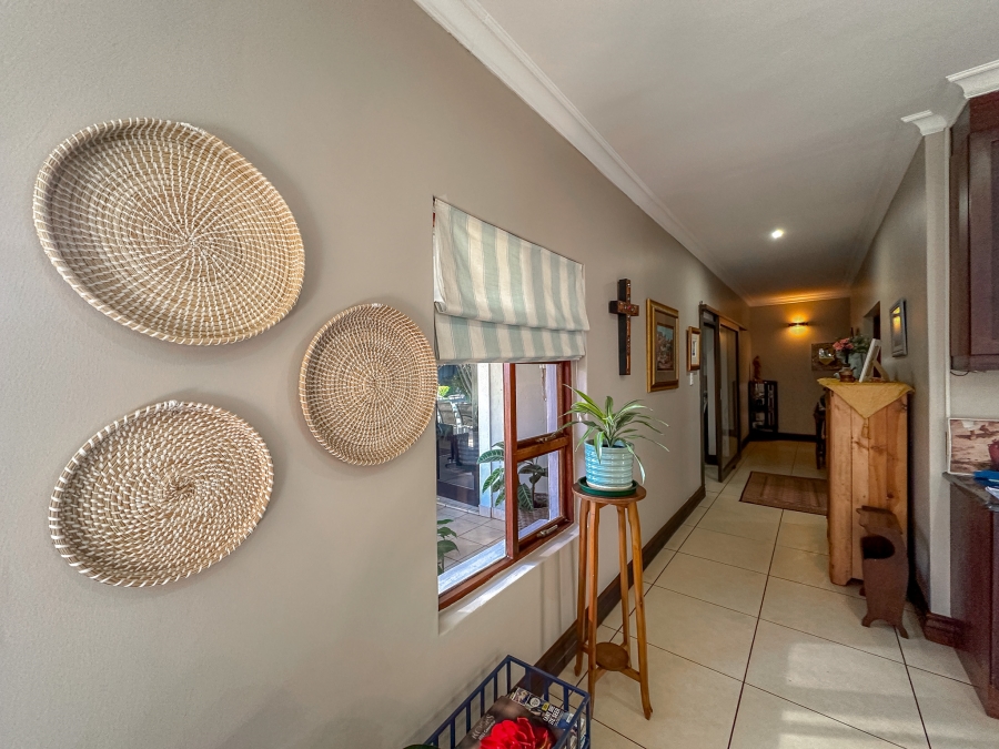 4 Bedroom Property for Sale in Midfield Estate Gauteng