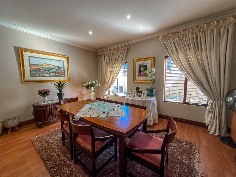 4 Bedroom Property for Sale in Midfield Estate Gauteng