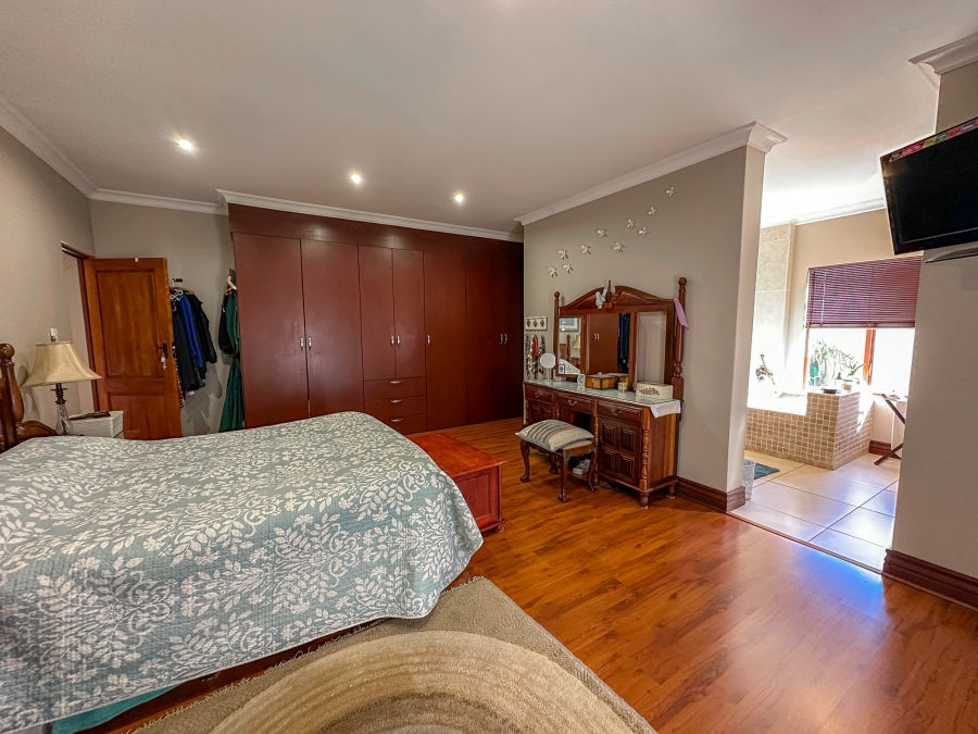 4 Bedroom Property for Sale in Midfield Estate Gauteng