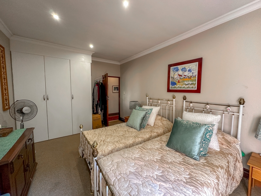 4 Bedroom Property for Sale in Midfield Estate Gauteng