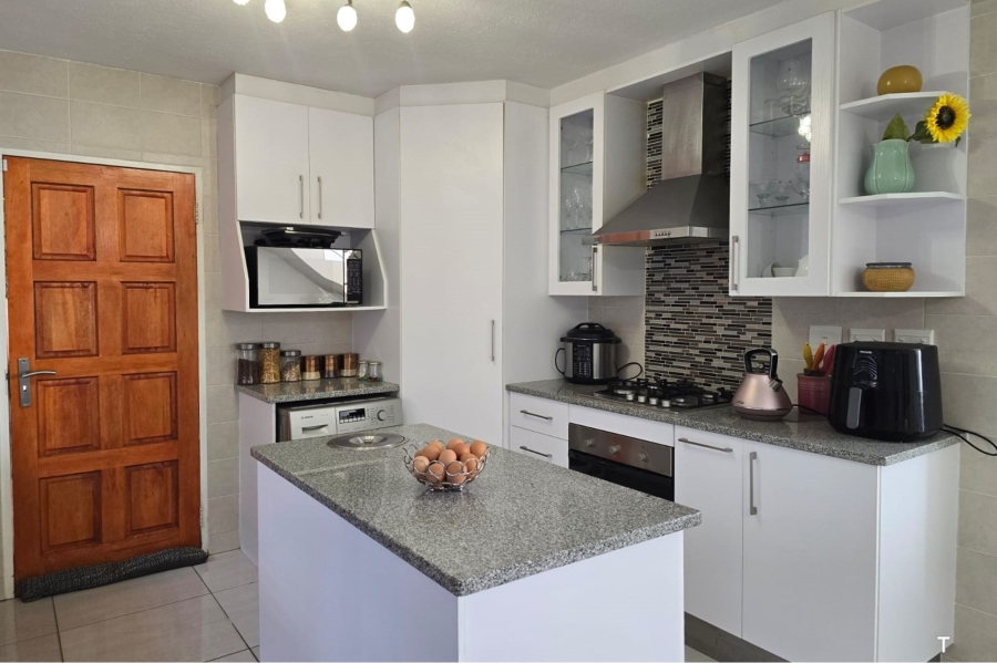 To Let 3 Bedroom Property for Rent in Pomona Gauteng