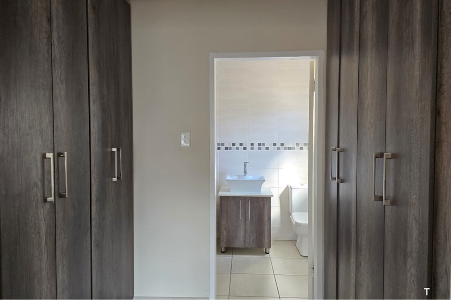 To Let 3 Bedroom Property for Rent in Pomona Gauteng