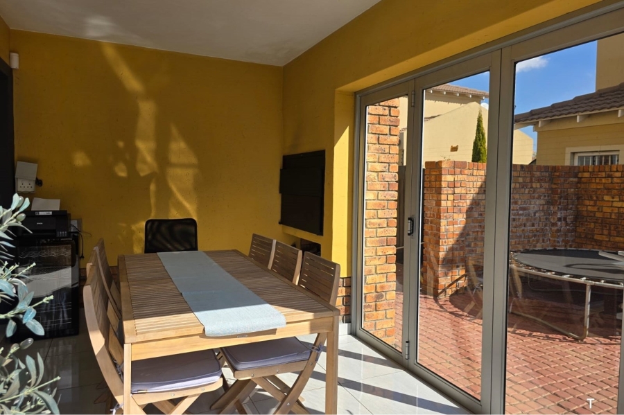 To Let 3 Bedroom Property for Rent in Pomona Gauteng