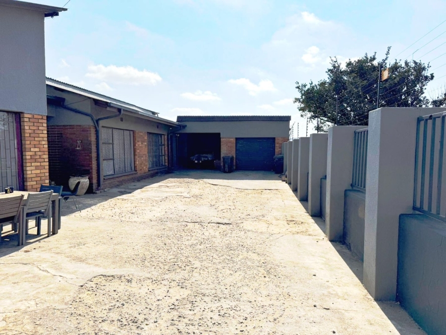 4 Bedroom Property for Sale in Krugersdorp West Gauteng