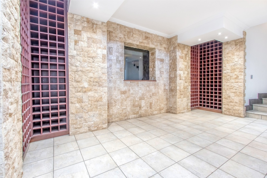 6 Bedroom Property for Sale in Dainfern Golf Estate Gauteng