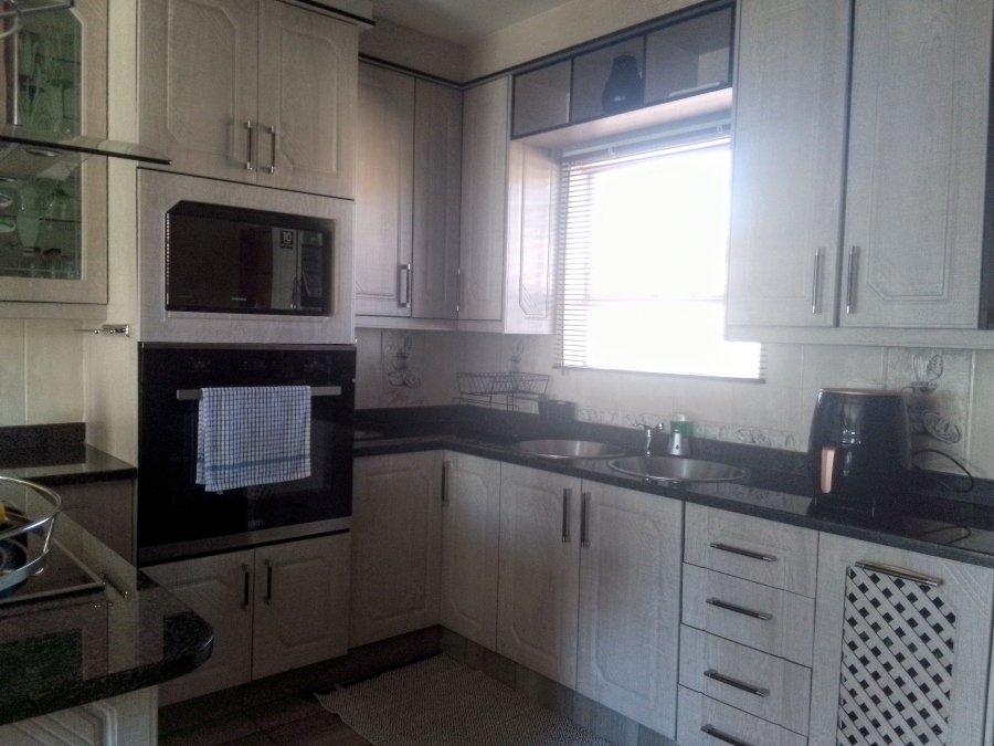 3 Bedroom Property for Sale in Witpoortjie Gauteng