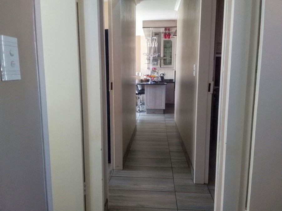 3 Bedroom Property for Sale in Witpoortjie Gauteng