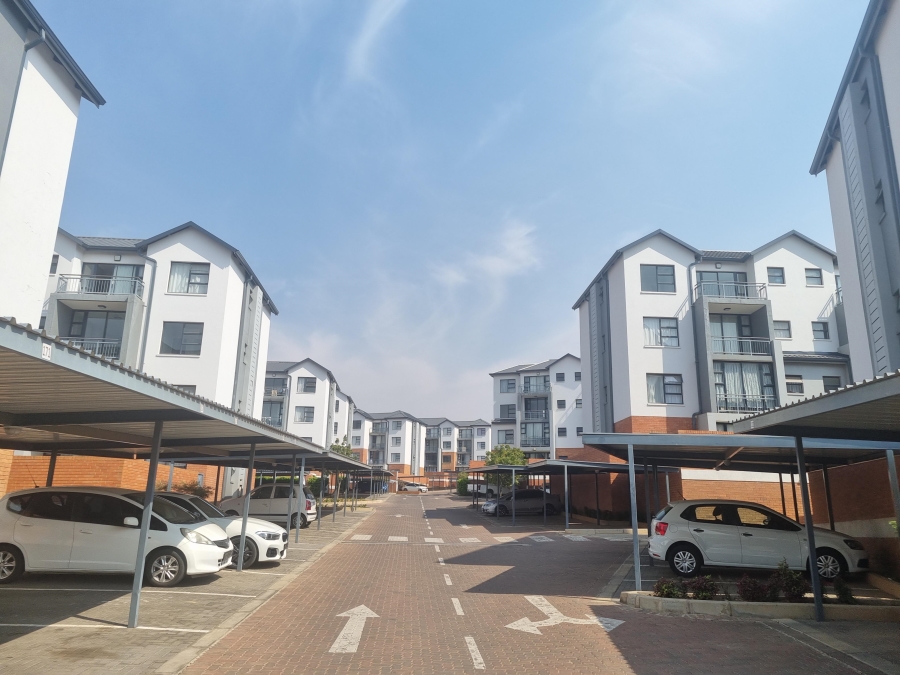 To Let 2 Bedroom Property for Rent in Silver Lakes Gauteng