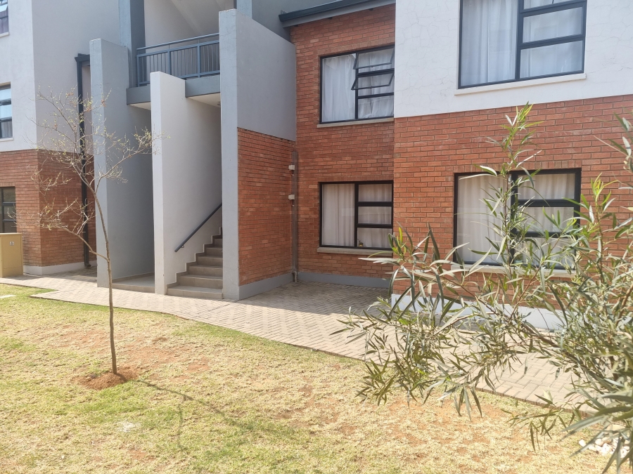 To Let 2 Bedroom Property for Rent in Silver Lakes Gauteng