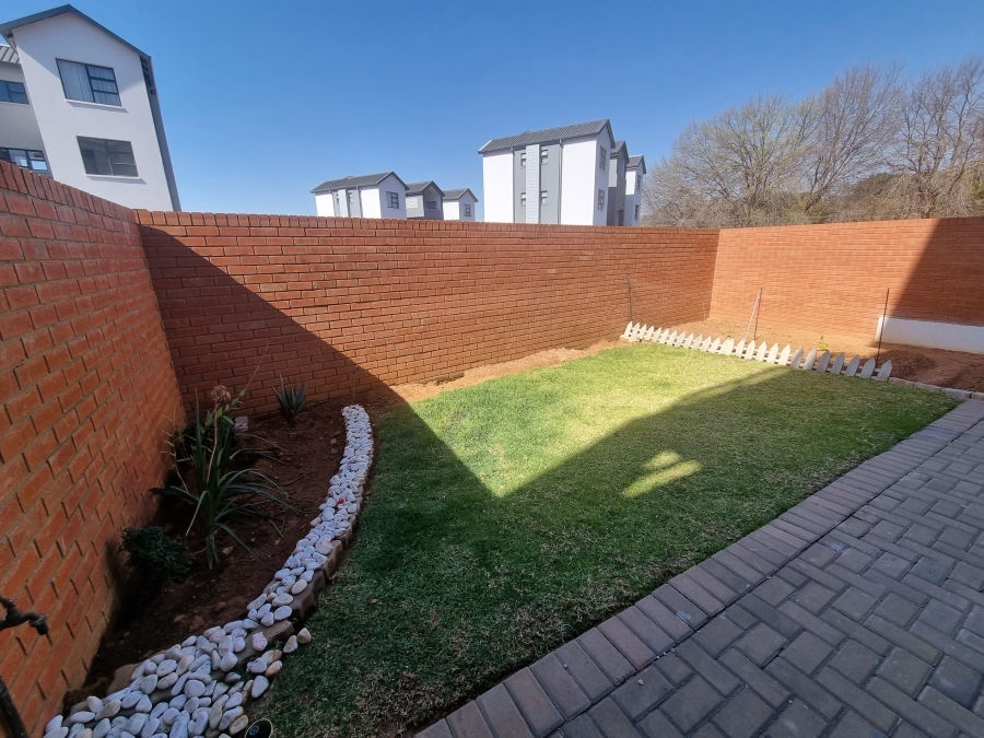 To Let 2 Bedroom Property for Rent in Silver Lakes Gauteng