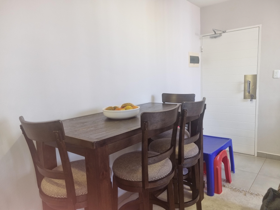 To Let 2 Bedroom Property for Rent in Silver Lakes Gauteng
