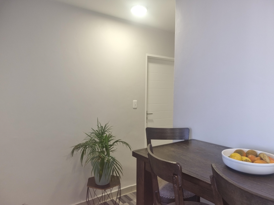 To Let 2 Bedroom Property for Rent in Silver Lakes Gauteng