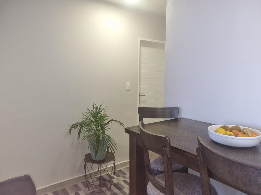 To Let 2 Bedroom Property for Rent in Silver Lakes Gauteng