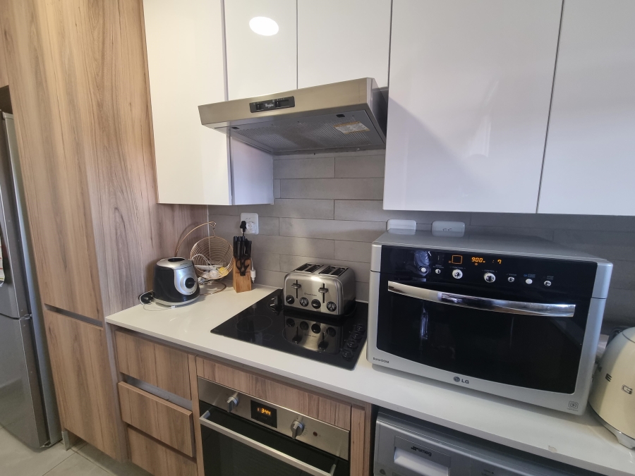 To Let 2 Bedroom Property for Rent in Silver Lakes Gauteng