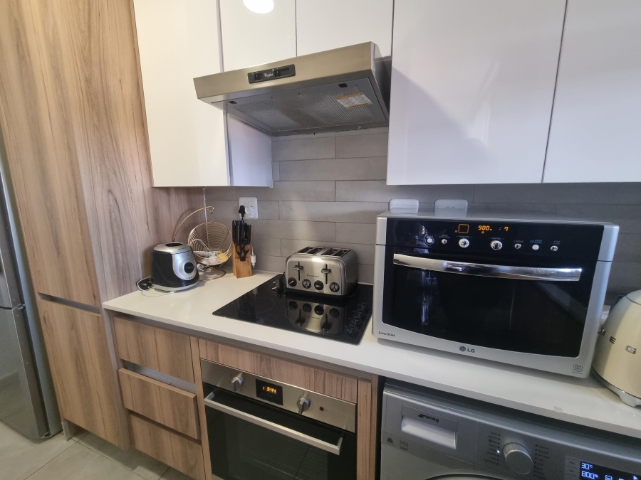 To Let 2 Bedroom Property for Rent in Silver Lakes Gauteng