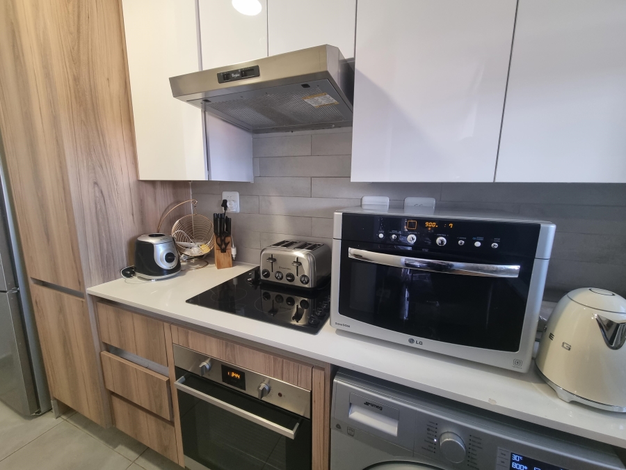 To Let 2 Bedroom Property for Rent in Silver Lakes Gauteng