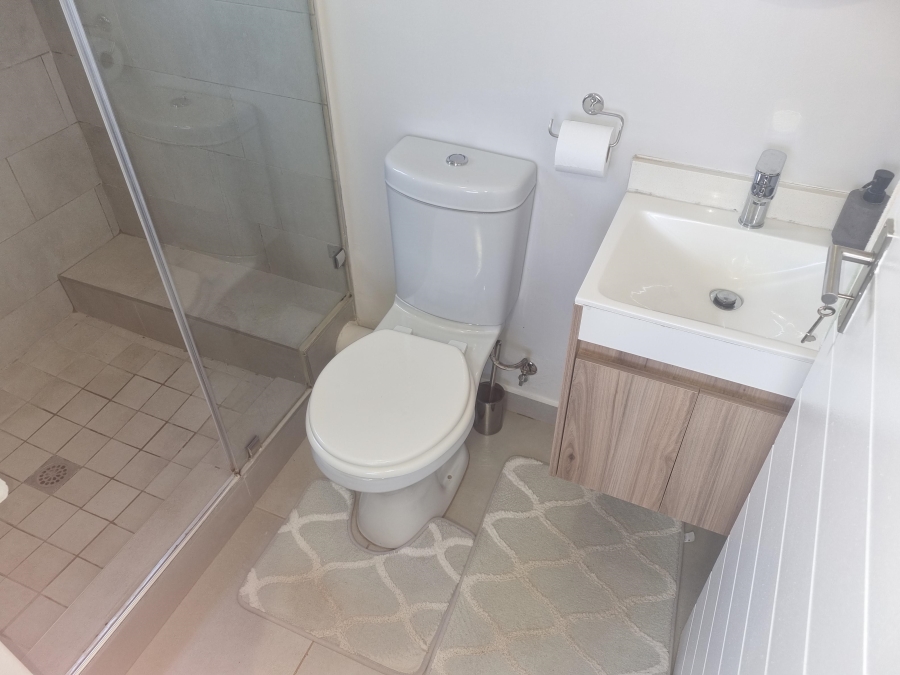 To Let 2 Bedroom Property for Rent in Silver Lakes Gauteng