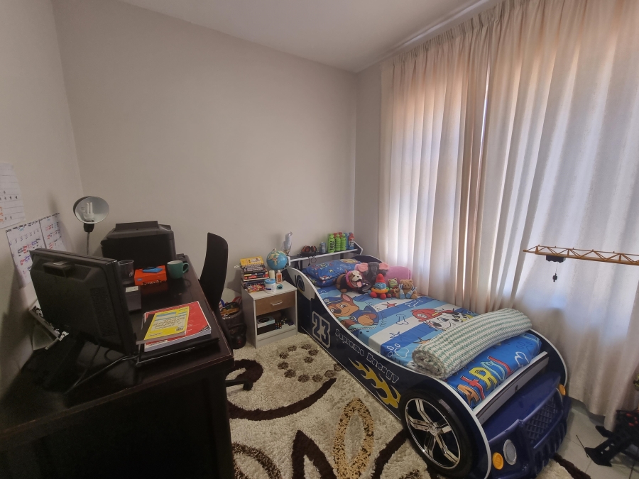 To Let 2 Bedroom Property for Rent in Silver Lakes Gauteng