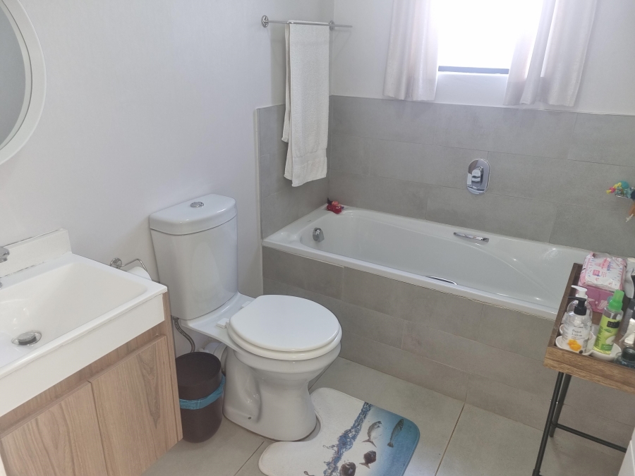 To Let 2 Bedroom Property for Rent in Silver Lakes Gauteng